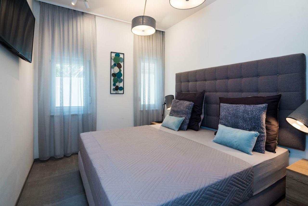 Apartments Villa Castello Kaštela エクステリア 写真