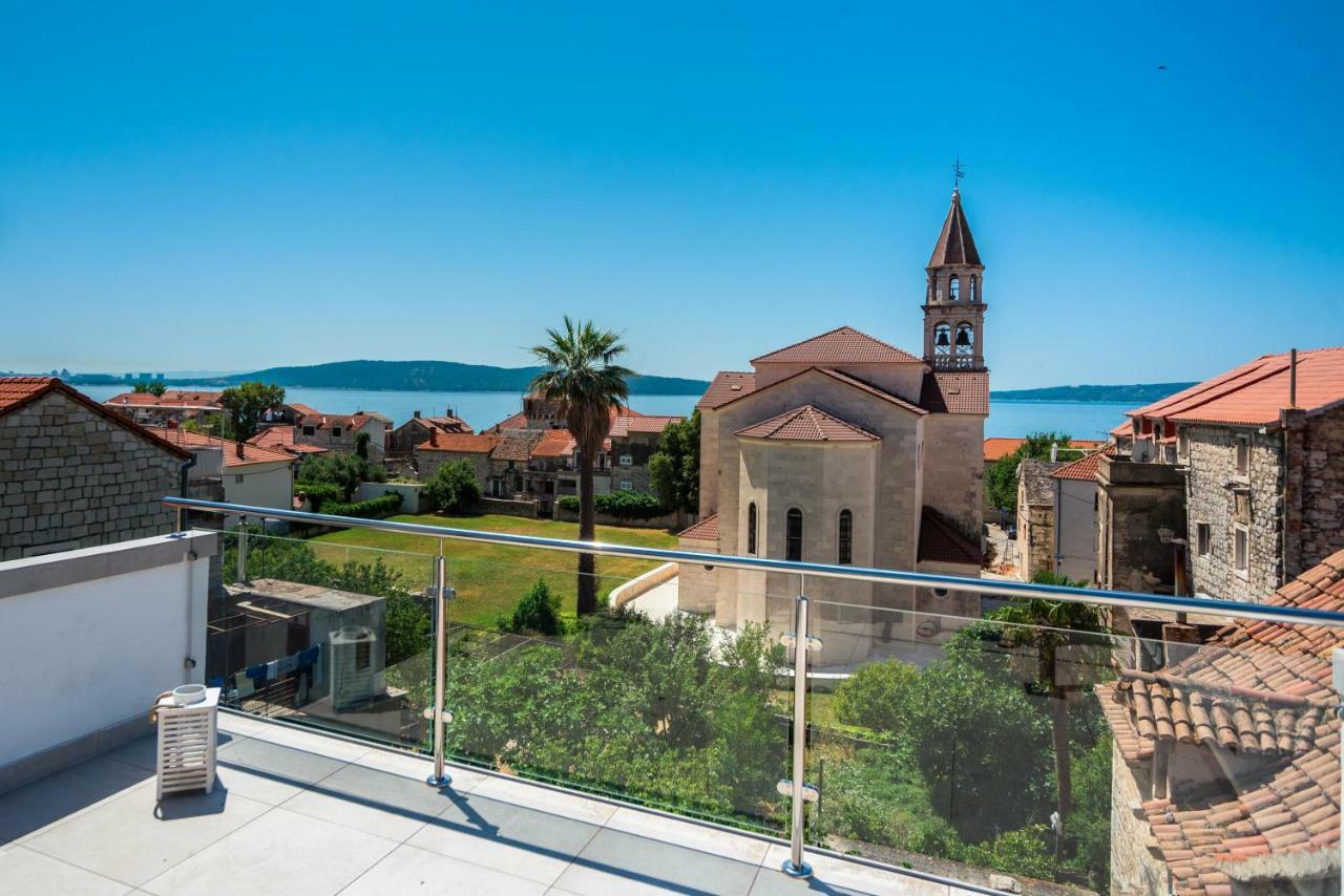 Apartments Villa Castello Kaštela エクステリア 写真