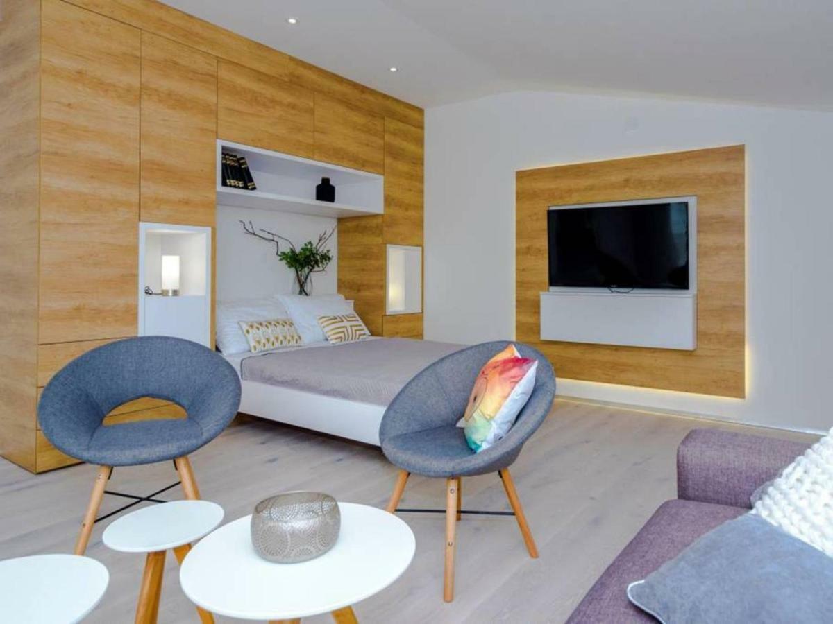 Apartments Villa Castello Kaštela エクステリア 写真