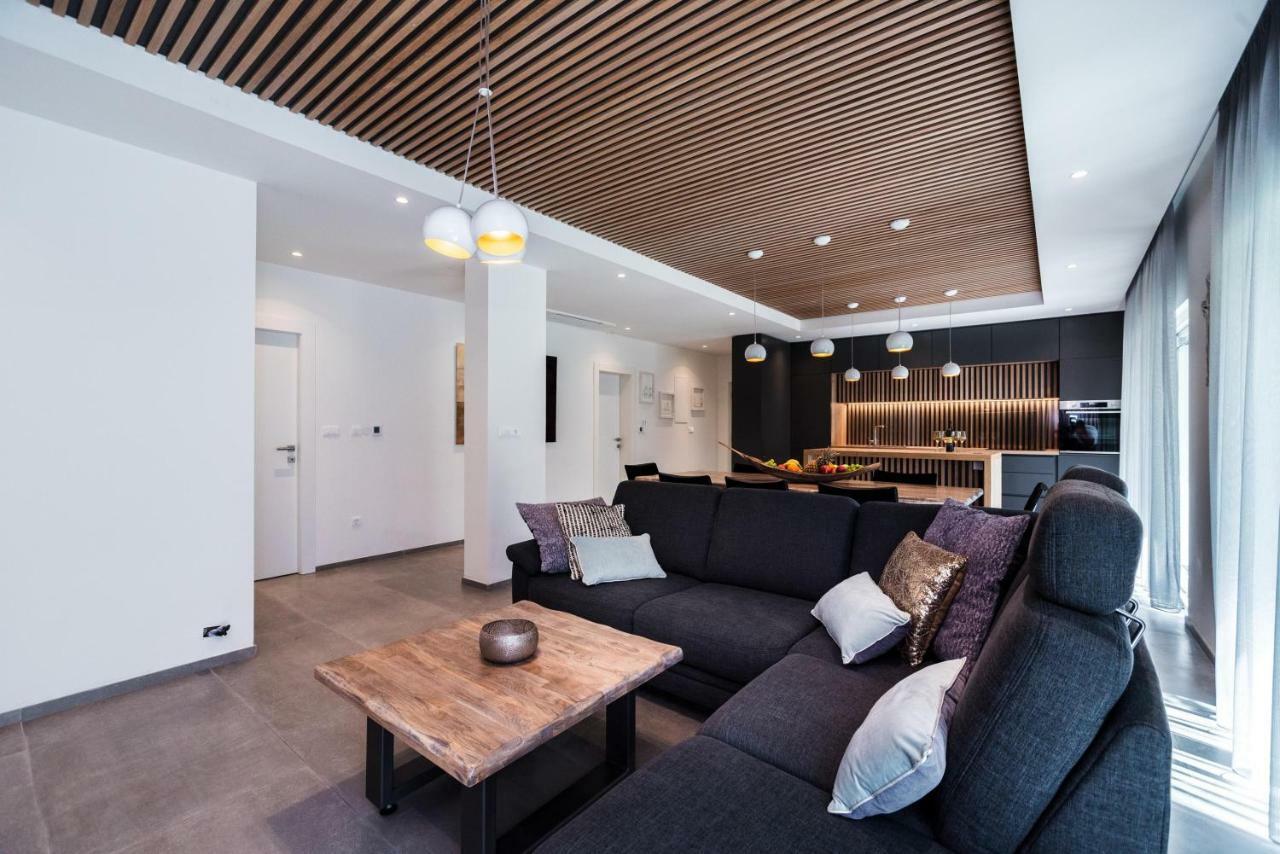 Apartments Villa Castello Kaštela エクステリア 写真